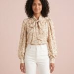 Blusa floral con lazo
